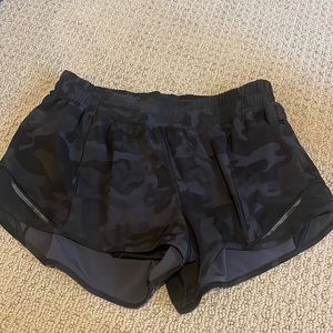 Camouflage hotty hot shorts lulu lemon
